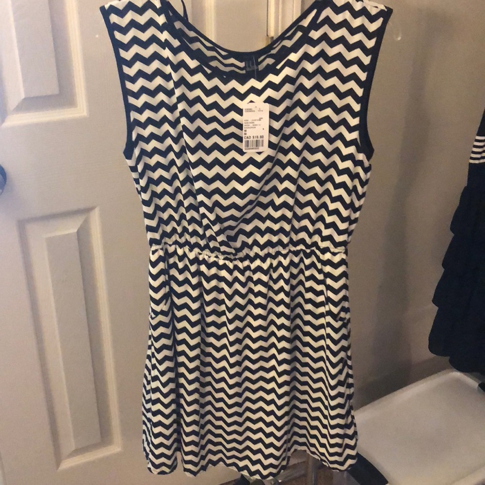 Chevron black and white dress with pockets